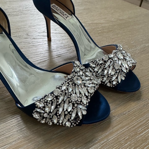 BADGLEY MISCHKA women’s stormy blue Candace Embellished Pumps Heels shoes size 9 - Picture 8 of 10